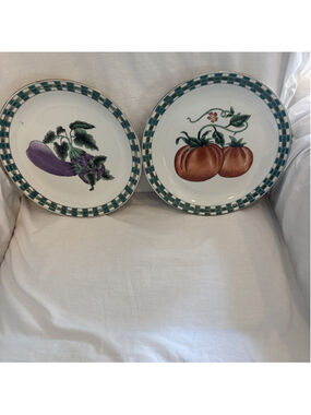 Vtg Unbranded Vegetable Plates Decorative Purposes Hand painted Farmhouse 1179